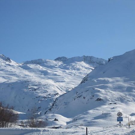 Realp Hotel Des Alpes מראה חיצוני תמונה